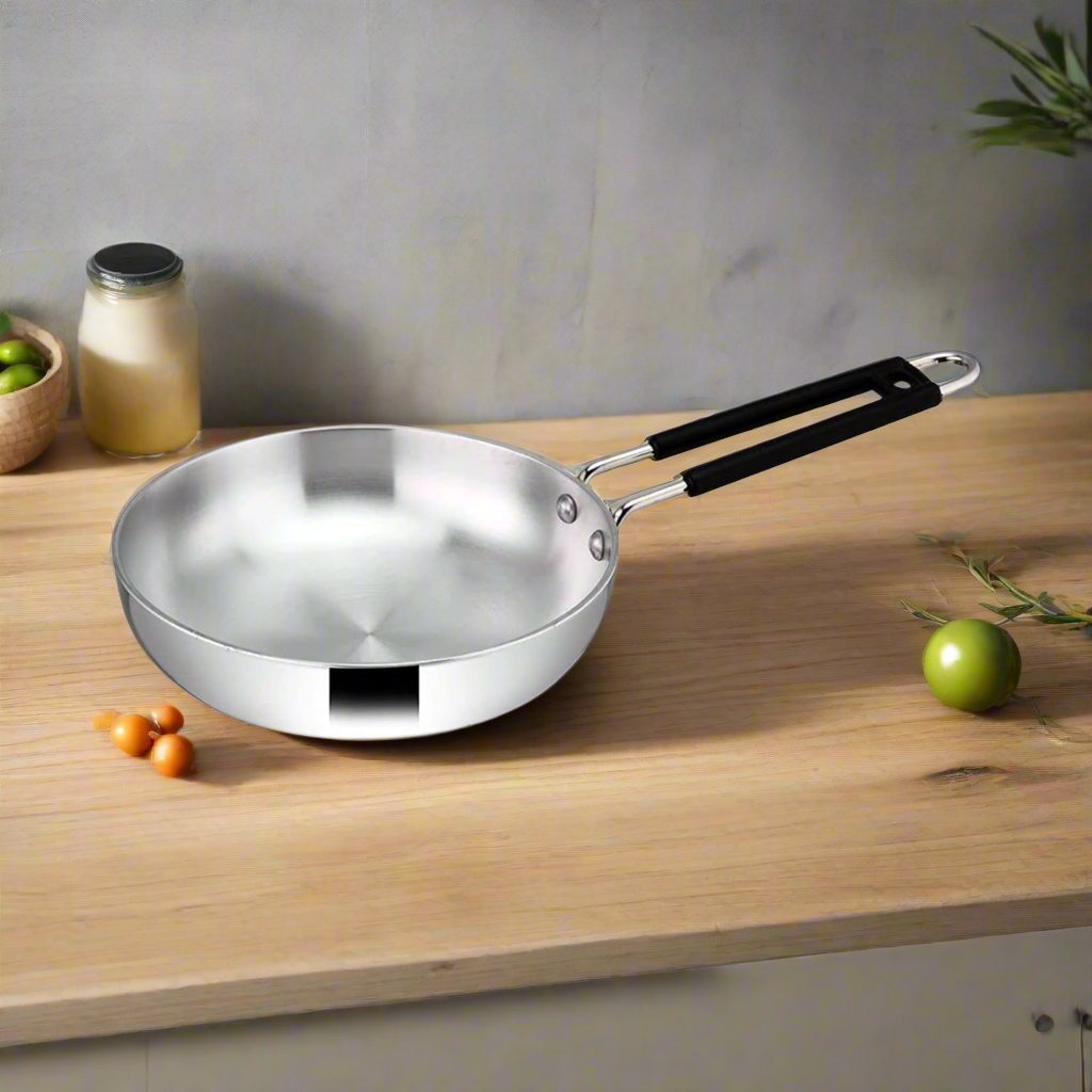 Riar Aluminium Frypan with Steel Polish - Modern Round Design, 16.5 cm