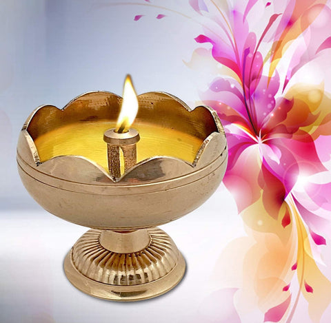Riar Brass Combo Of Nagpari Head Pooja Bell With Pure Flower Shape Diya (2 Pieces, Gold)